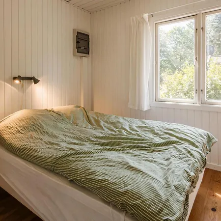 Vakantiehuis 3 Bedroom Lovely In *